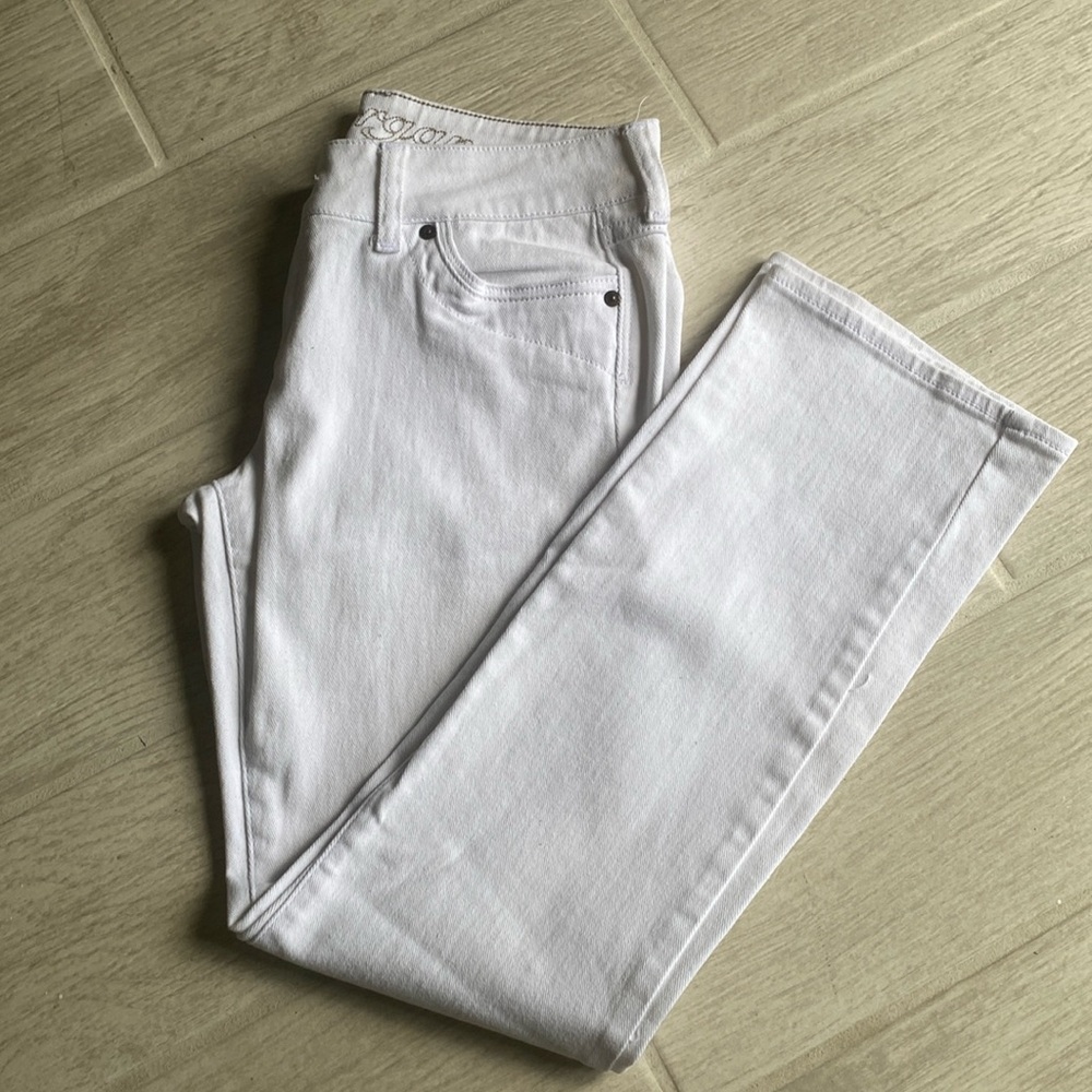 DELiA*s White Jeans  Size 9/10S. Morgan cut. Heavy denim with stretch